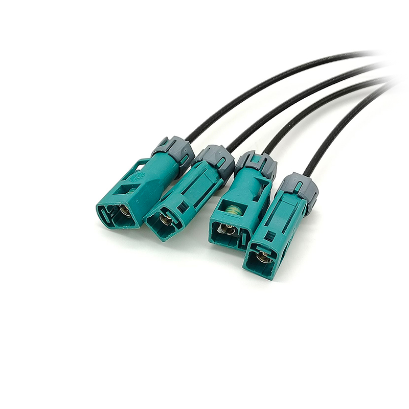 FAKRA Z Wasserdichter gerader Stecker mit vier Anschlüssen auf Mini 4 in 1 Fahrzeug LVDS-Kabeladapter HF-Koaxialverlängerung 50 cm RG316